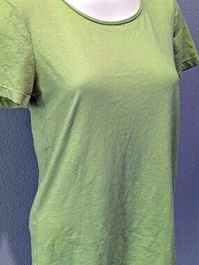 Women’s Light Green Slub Knit Fitted Casual Everyday T‑Shirt